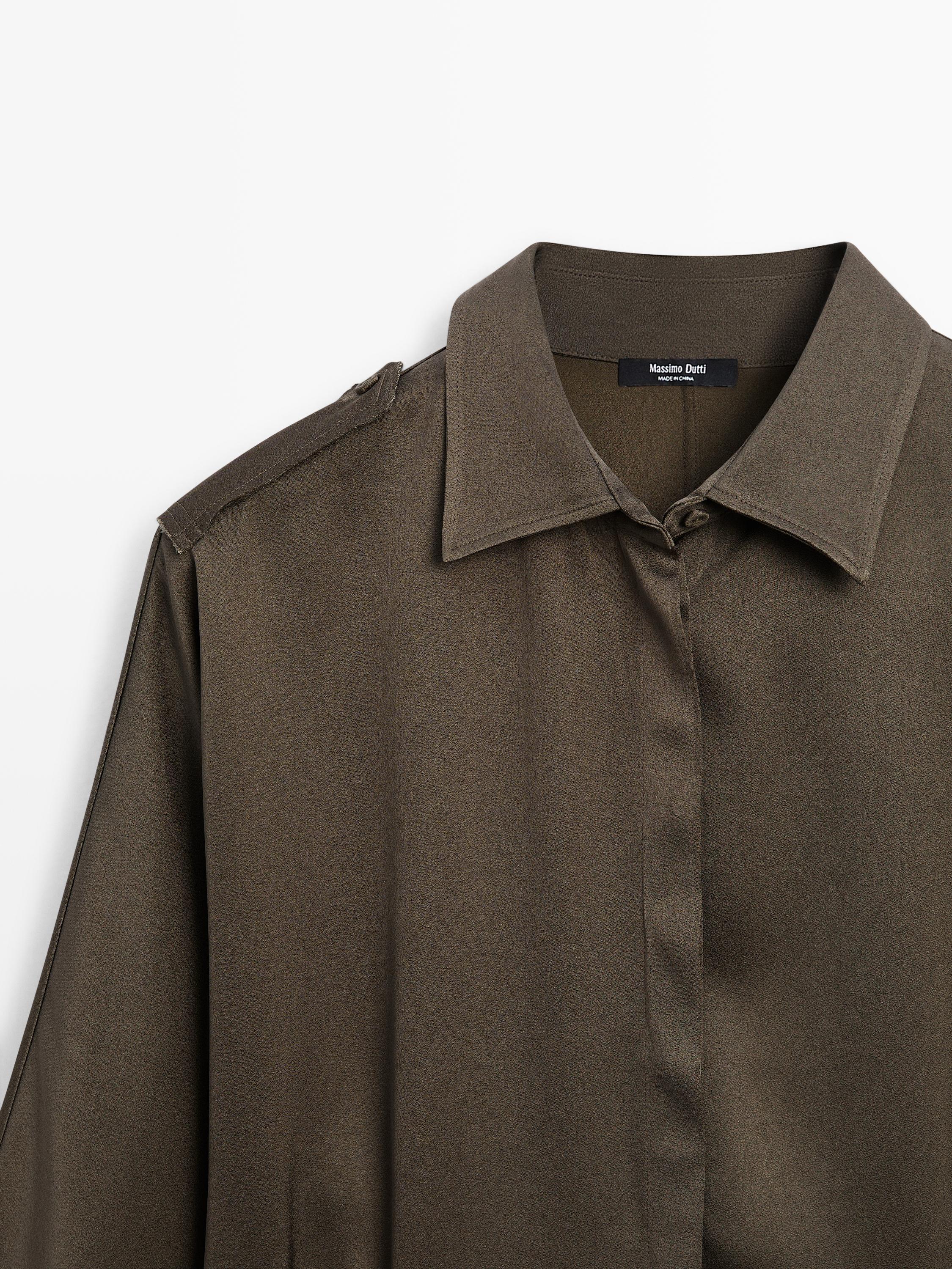 Flowing shirt with waist detail